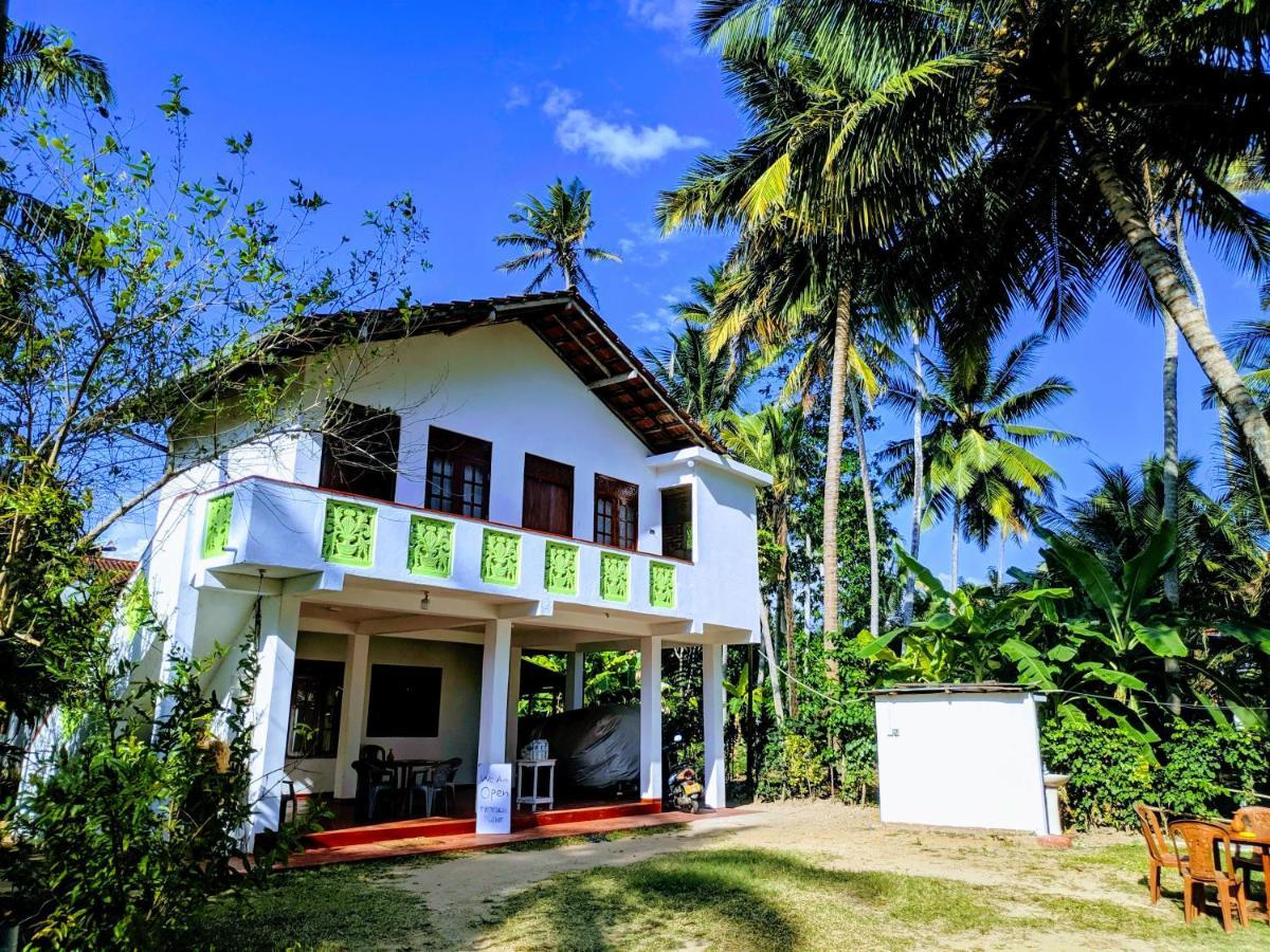 Tropical Point Inn Матара Экстерьер фото